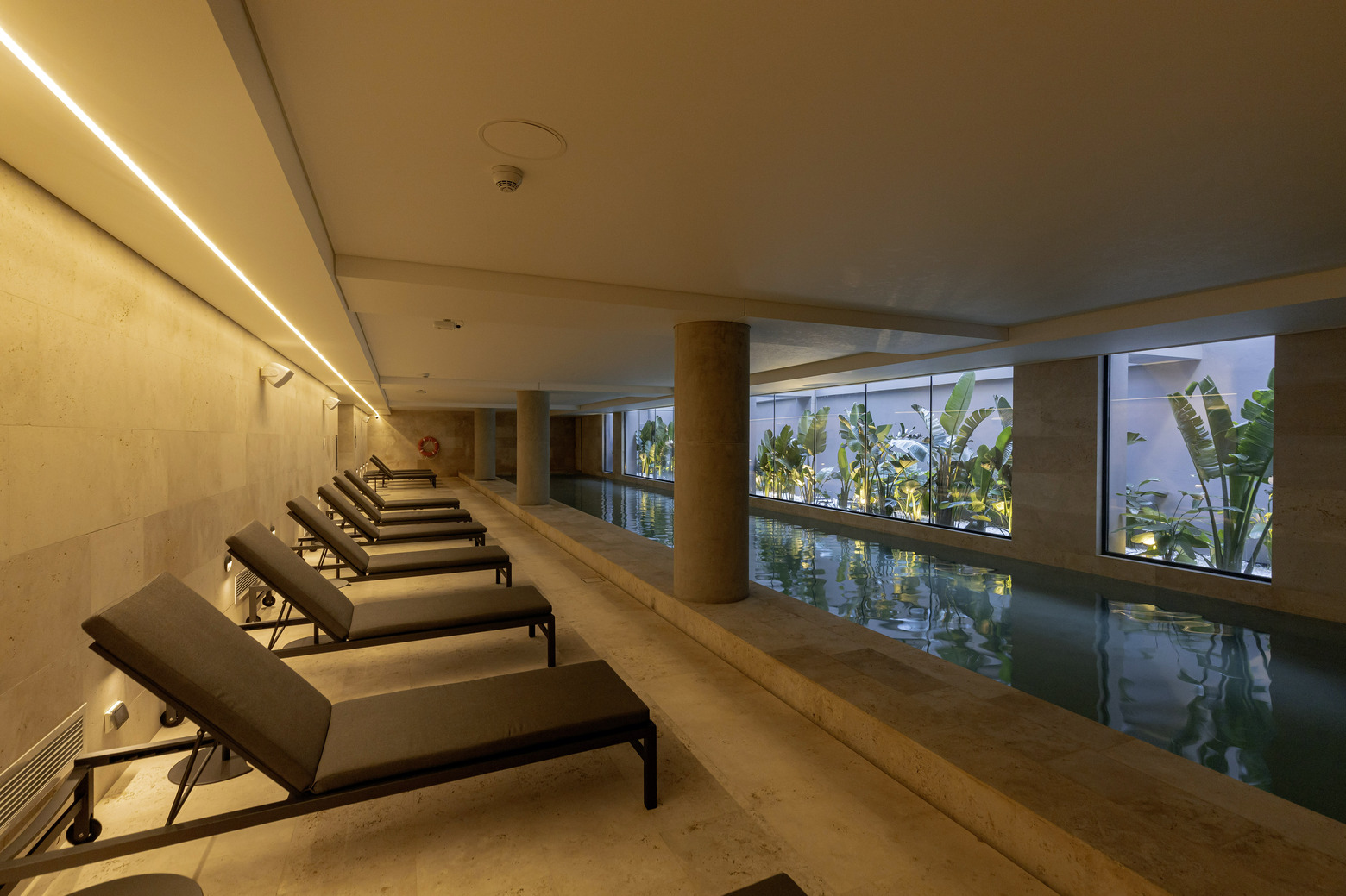 Piscina cubierta semiolímpica